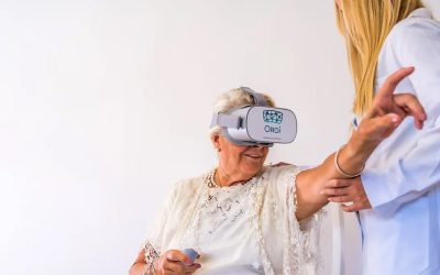 Mayores de una residencia recorren el mundo gracias a unas gafas 3D