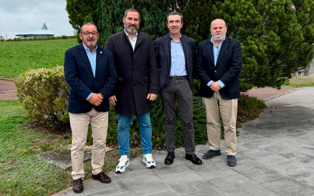 . De izquierda a derecha: Miguel Angel Guergué, Director Consultoría Seguridad Corporativa; Lorenzo Díaz de Apodaca, CEO; Xabier Mitxelena, Presidente Ejecutivo; y Eduardo Sáez Maldonado, Responsable Global Preventa.